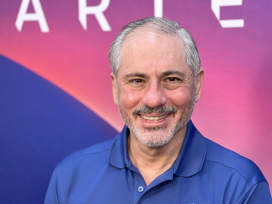 Rey Díaz, supervisor de tecnología aeroespacial del Centro Espacial Kennedy de la NASA