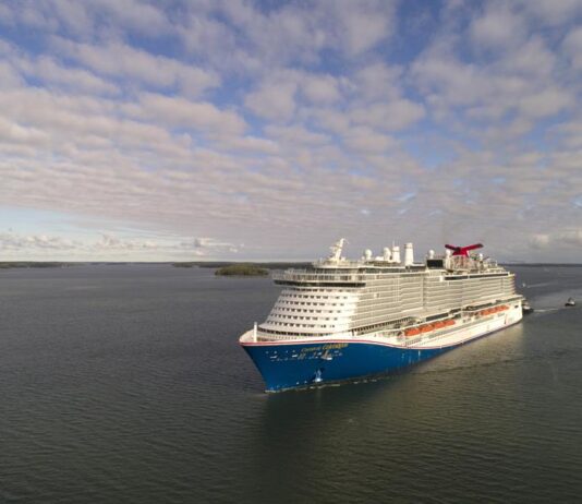 crucero Carnival Celebration atracado en el Puerto de Miami, (1)