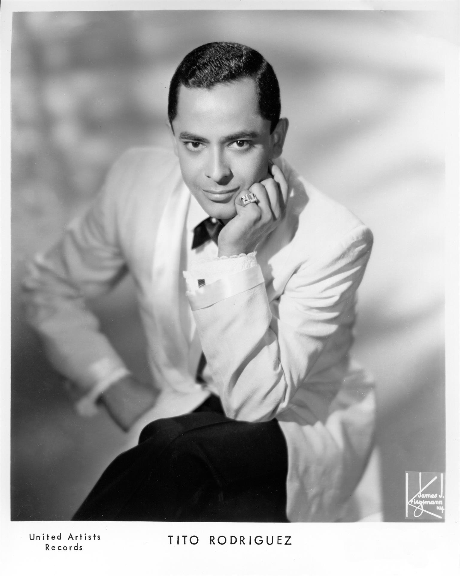 el cantante y director de orquesta Tito Rodr&iacute;guez