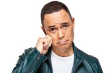 Alexis Valdés rompe el mito de "los hombres no lloran" en su nuevo monólogo el comediante cubano Alexis Valdés