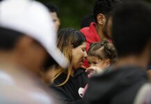 Amplían solicitudes de asilo en EE.UU. a través de internet solicitud de refugio de inmigrantes
