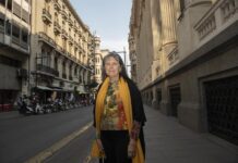 Claudia Piñeiro: "La literatura hispana no escapa a los lugares de poder" Claudia Piñeiro