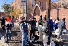 Migración masiva en Denver impulsa a iglesias latinas a "reimaginar" su ayuda inmigrantes
