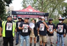 Las más de 60,000 personas que laboran como trabajadores independientes de entrega de alimentos en la ciudad de Nueva York a través de aplicaciones como GrubHub y Ubereats o DoorDash. Un gran porcentaje de esta fuerza laboral son inmigrantes latinos, también conocidos como “deliveristas”.