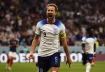 Kane iguala a Rooney como máximo goleador de Inglaterra Harry Kane igualó este sábado a Wayne Rooney como máximo goleador de la historia de la selección de Inglaterra, con 53 tantos, gracias al penalti que convirtió en el minuto 54 del partido contra Francia, y que supuso el 1-1, en los cuartos de final del Mundial de Catar.