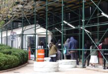 Nueva York abre sitios de navegación y recursos para solicitantes de asilo