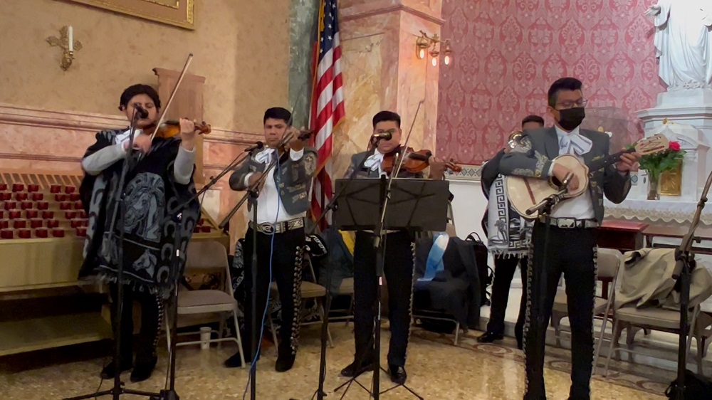Mariachis _at_Mass.