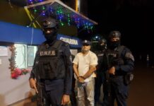 El exdiputado hondureño Midence Oquelí Martínez, a quien Estados Unidos reclama en extradición por delitos asociados al narcotráfico y uso de armas, fue capturado este sábado en el departamento de Colón, en el Caribe de Honduras, informó una fuente policial.