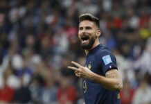 1-2 Tchouaméni y Giroud derriban a Inglaterra A dos escalones de la gloria quedó Francia tras derribar a una voluntariosa Inglaterra, en un duelo tan intenso como igualado que se resolvió con dos fogonazos de Aurelien Tchoaméni y Olivier Giroud, servidos por Antoine Griezmann, y unas cuantas paradas de Hugo Lloris que doblegaron la resistencia dirigida por Harry Kane, que marcó un gol y falló un penalti.