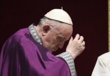 Francisco expresa su "gratitud" a Benedicto XVI tras su fallecimiento El papa Francisco expresó hoy su "gratitud" a su antecesor, el pontífice emérito Benedicto XVI, fallecido hoy en el Vaticano: "Solo Dios conoce el valor y la fuerza de su intercesión", sostuvo en la celebración de las primeras vísperas de cierre del año en la basílica de San Pedro.