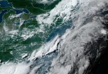 Autoridades mexicanas advierten de lluvias en 11 estados por frente frío 17 El frente frío número 17 y su masa de aire que lo impulsa por el noroeste y oriente de México provocará lluvias de intensas a fuertes en 11 estados mexicanos, informó este sábado el Servicio Meteorológico Nacional (SMN).