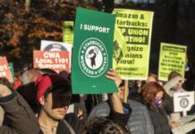trabajadores de la cadena de cafeterías Starbucks (1)