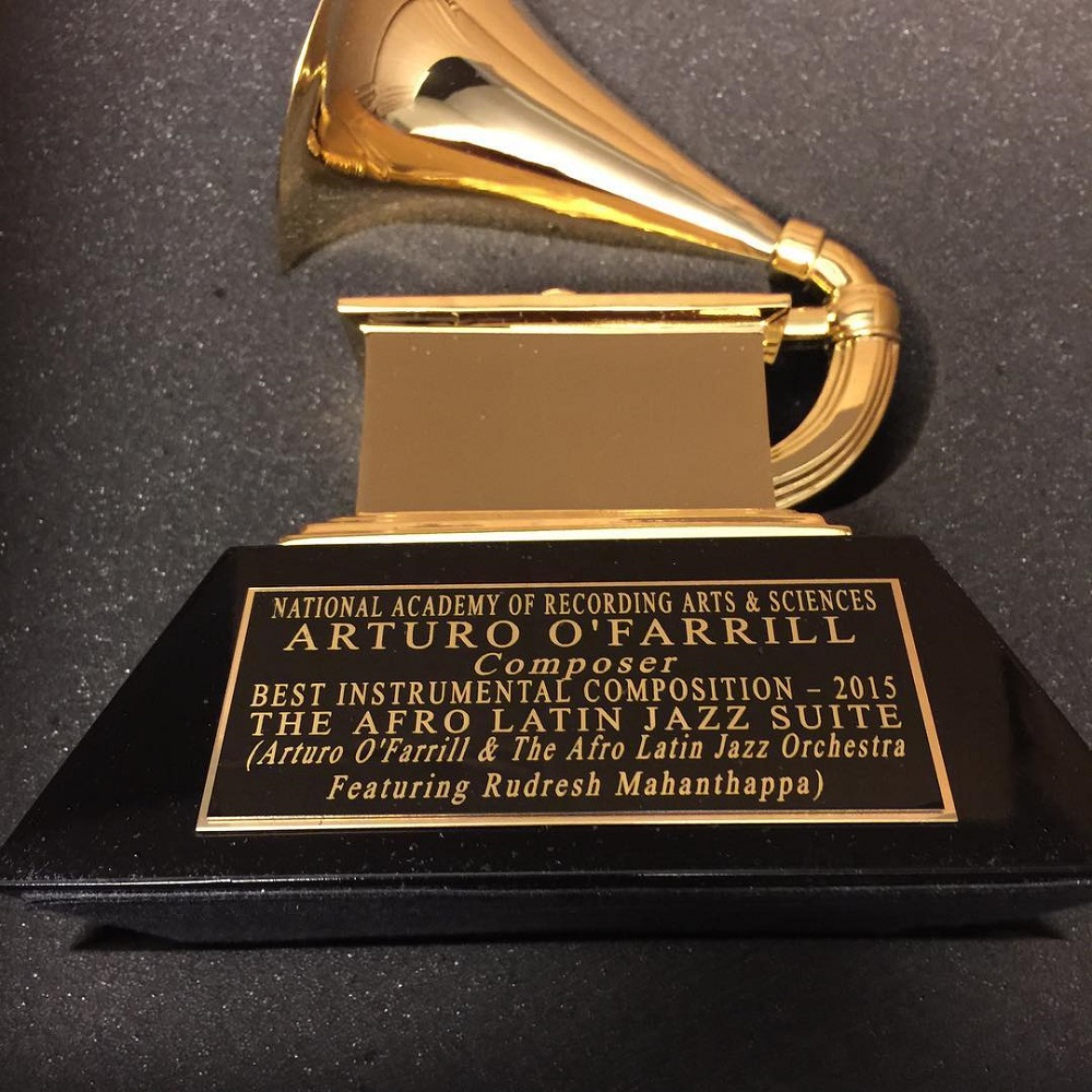 A trav&eacute;s de los a&ntilde;os, O&rsquo;Farrill ha ganado cinco Grammys y sido nominado por ocho.