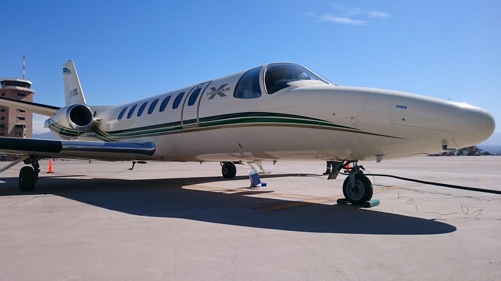 Avioneta Una avioneta con dos ocupantes a bordo que se estrelló en la tarde del jueves a la altura del condado de Westchester, en el estado de Nueva York, debido a un problema mecánico, fue hallada la pasada noche, así como los cadáveres de sus dos ocupantes, informó la Administración Federal de Aviación (FAA).