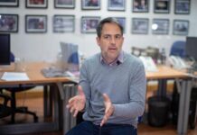 El profesor y periodista español Raúl Cortés