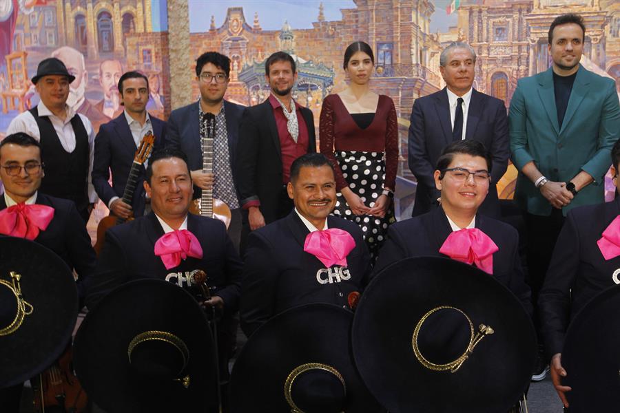 La agrupaci&oacute;n espa&ntilde;ola de flamenco Por Sole&aacute; y m&uacute;sicos del Mariachi Internacional CHG