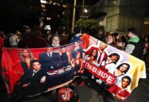 El grupo RBD anuncia un nuevo concierto en México de su gira de reencuentro La banda RBD emprenderá la gira Soy Rebelde Tour