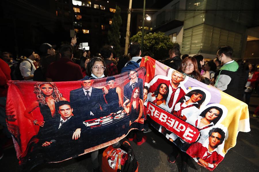La banda RBD emprenderá la gira Soy Rebelde Tour La banda RBD emprenderá la gira Soy Rebelde Tour