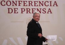 Opositores a López Obrador insisten en exigir su renuncia en capital mexicana López Obrador