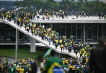 Manifestantes en Brasil