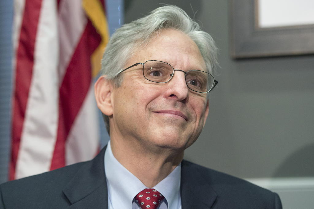 Merrick Garland El fiscal general de Estados Unidos, Merrick Garland, prometió este viernes que habrá una investigación sobre la muerte del joven afroamericano Tyre Nichols a manos de cinco policías en Memphis (Tennessee) y pidió que las protestas que pueda haber sobre este suceso sean pacíficas.