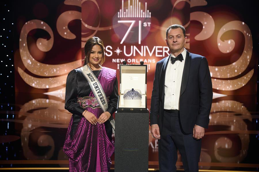 Miss Universo 2021, la india Harnaaz Sandhu, y el empresario libanés, Fred Mouawad Miss Universo