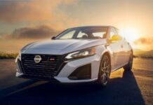 Nissan pone empeño en el 2023 por mantener su sedán Altima competitivo, en un segmento de autos que cada día se reduce más