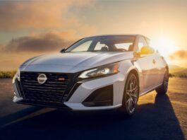 Nissan pone empeño en el 2023 por mantener su sedán Altima competitivo, en un segmento de autos que cada día se reduce más