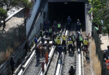 Choque entre convoyes deja un muerto en el metro de Ciudad de México