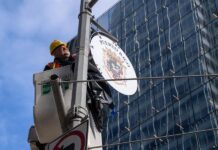 Celebran el retorno de medallones de países latinoamericanos a Nueva York medallón dedicado a Puerto Rico