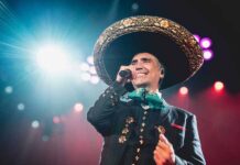 El cantante mexicano Alejandro Fernández recorrerá Estados Unidos y Canadá con "Amor y Patria", una gira en la que desde septiembre ofrecerá 21 presentaciones, en muchas de las cuales estará acompañado de su hijo Álex, como informó este martes Live Nation, productora de la gira.