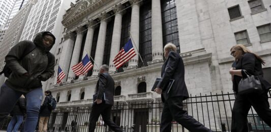 La tasa de desempleo en Estados Unidos bajó una décima en enero y se situó en el 3,4 %, según datos publicados este viernes por la Oficina de Estadísticas Laborales (BLS, en inglés).