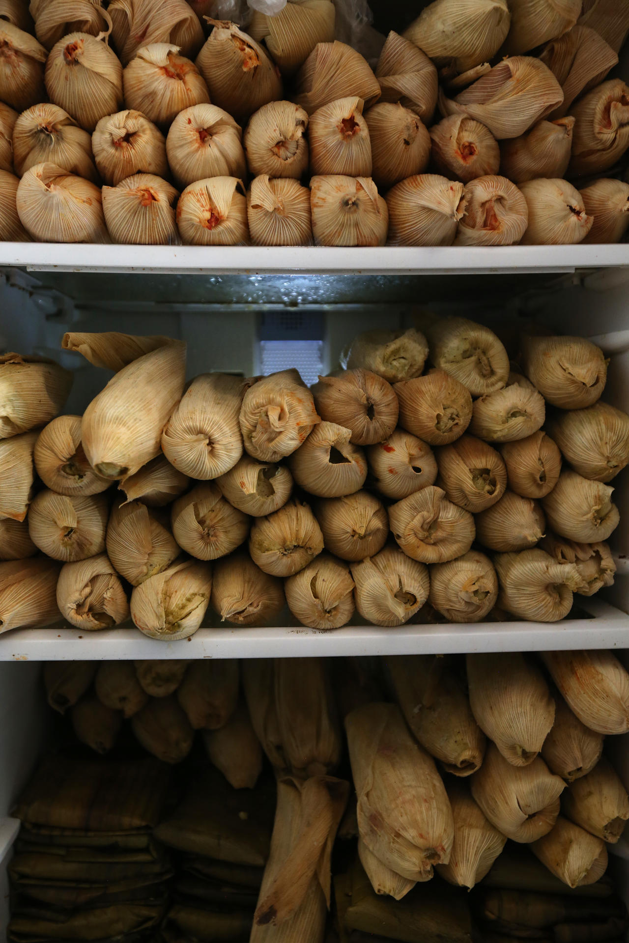 Detalle de la preparaci&oacute;n de tamales hoy previo al D&iacute;a de la Candelaria (3)