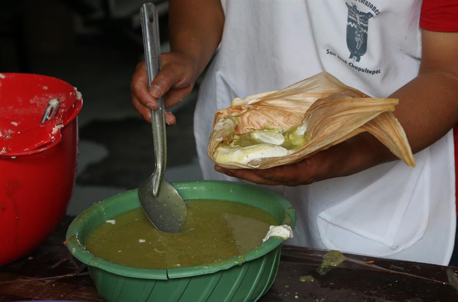 Detalle de la preparaci&oacute;n de tamales hoy previo al D&iacute;a de la Candelaria (3)