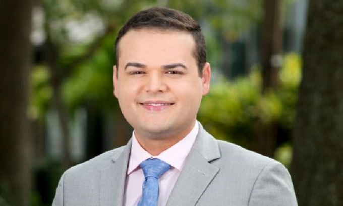 Dylan Lyons. El reportero Dylan Lyons