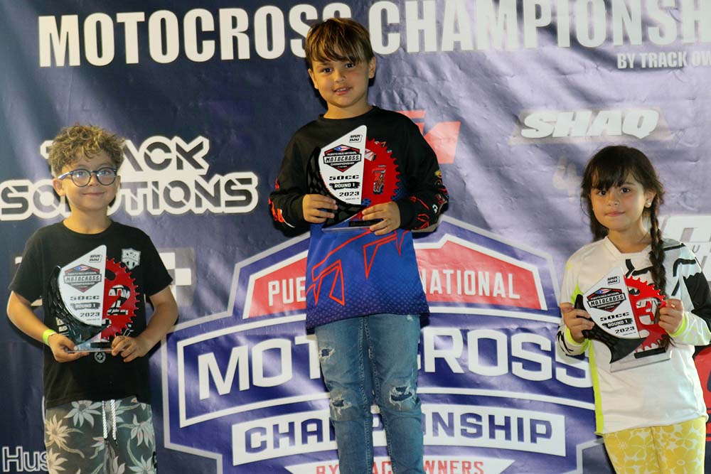 EL Ganador de la categoría 50cc_ Louis Rivera junto a Lenac Latorre en 2do lugar y la niña Catalina García en una gran honrosa 3ra posición.