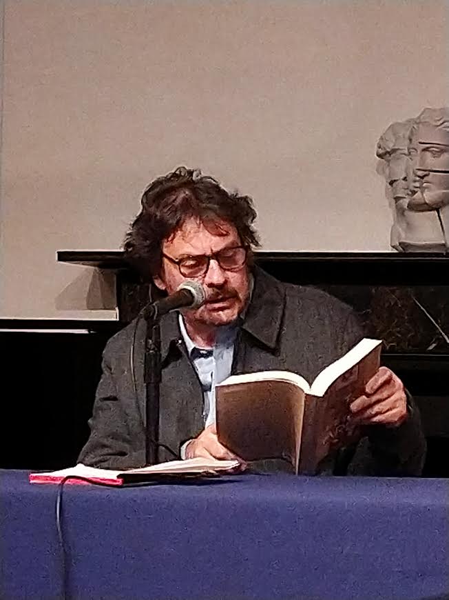 El profesor Felipe Pigna durante su charla especializada sobre Gardel y Piazzola en la ciudad de Nueva York, realizada en el consulado general de Argentina en Manhattan.