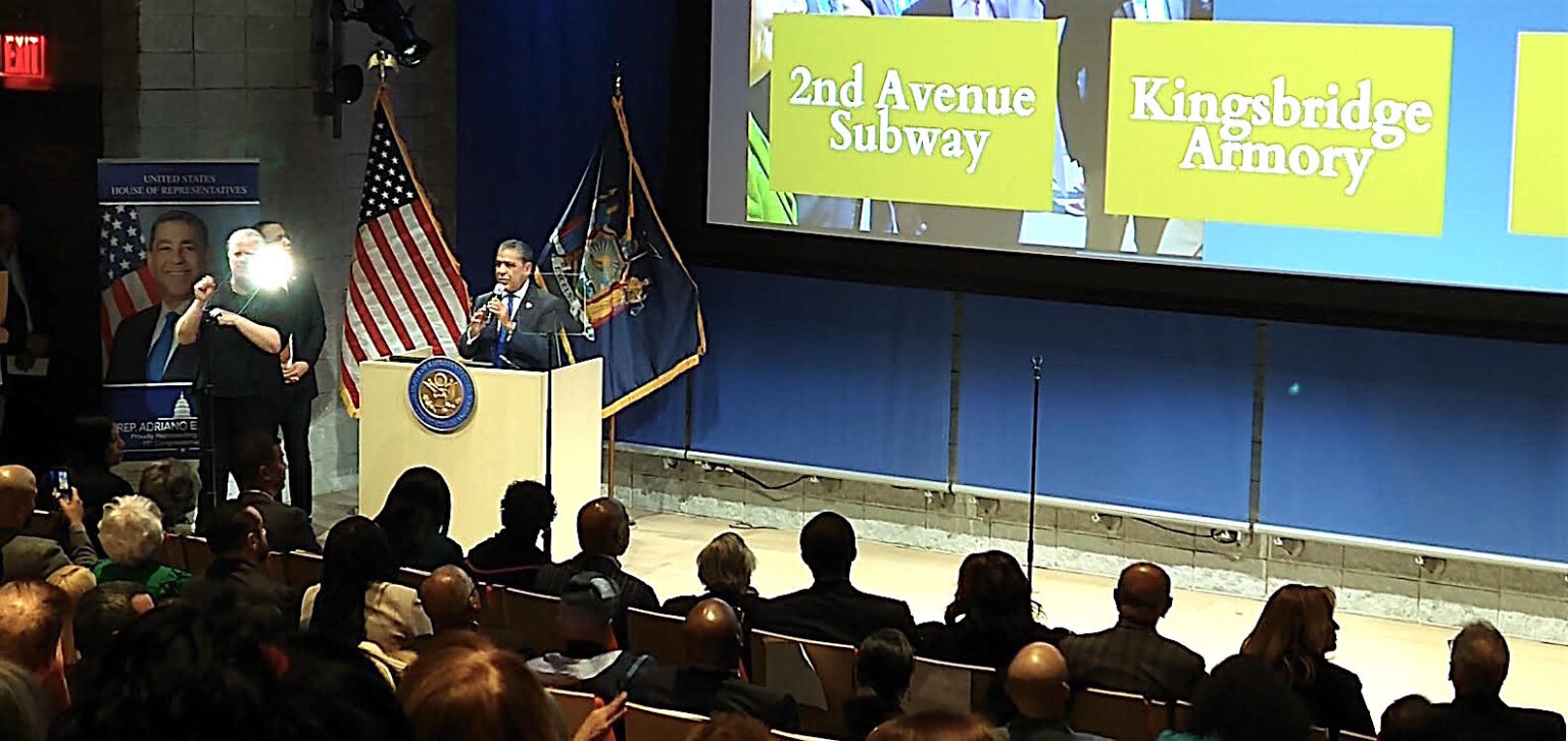 El domingo 29 de enero en The Forum de la Universidad Columbia en la calle 125 en Manhattan, el congresista Adriano Espaillat, representante del Distrito 13 de Nueva York ante la Cámara del Congreso de Estados Unidos, presentó su informe anual 2022.