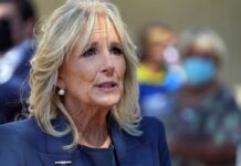 Jill Biden: Ucrania está luchando duramente para "mantener su libertad" La primera dama de Estados Unidos, Jill Biden, aseguró este viernes en Nairobi que, desde que empezó la guerra de Rusia contra Ucrania, no "pasa ni un día" sin pensar en "lo duro" que el pueblo ucraniano está "luchando para mantener su libertad".