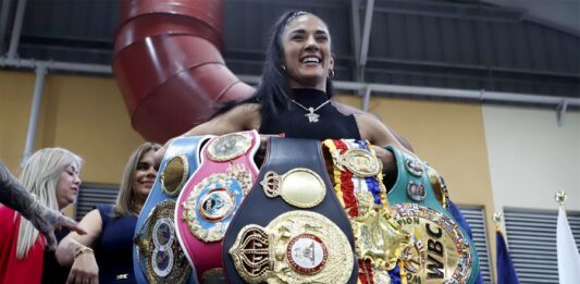 La boxeadora puertorriqueña Amanda Serrano (2)