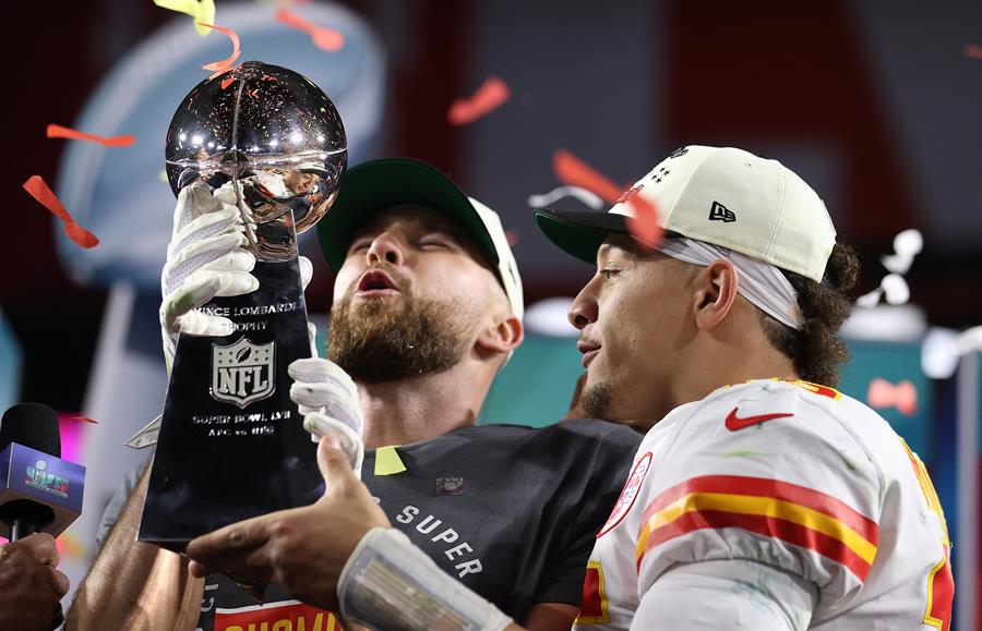 Los Kansas City Chiefs (4)