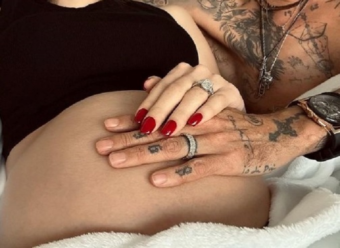 Marc Anthony y su esposa van hacer papás. Marc Anthony y su esposa van hacer papás.