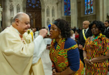 Celebran misa en honor a los afrolatinos en catedral San Patricio Una animada misa católica en honor a los afrolatinos y afroamericanos con motivo del Mes de la Historia Negra atrajo este domingo a decenas de personas a la catedral de Saint Patricks, en el centro de la ciudad de Nueva York.