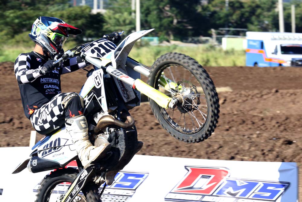 Noguera que además es el campeón nacional de R.D. tiene en su agenda para el mes de Marzo participar en el Motocross Mundial Latinoamericano a celebrarse en Argentina.