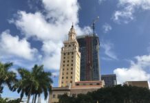 La icónica Torre de la Libertad de Miami se acicala para su centenario