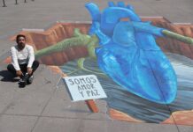 Cuatro corazones en 3D decoran el centro de la Ciudad de México pintura monumental en 3D, hoy, en la explanada del Zócalo de la Ciudad de México (3)