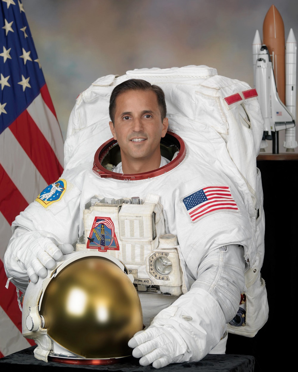 La NASA nombra por primera vez a un hispano jefe de sus astronautas Joseph Acabá