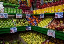 El costo de los alimentos es la preocupación financiera más apremiante para los estadounidenses, en tanto que el 68 % de ellos teme que no tendrá dinero suficiente para vivir confortablemente al jubilarse, según un sondeo divulgado hoy.