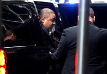 Envían un sobre con polvos blancos al fiscal que lleva el caso de Trump Alvin Bragg