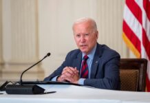 El presidente de Estados Unidos, Joe Biden, escogió un diseño para el próximo avión presidencial Air Force One que se asemeja al actual, descartando así la propuesta de su antecesor, Donald Trump, recogieron este sábado medios locales.